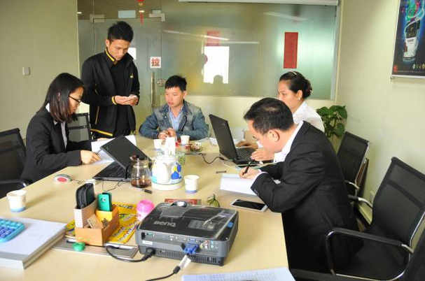 有夢就要去行動---汕尾客戶簽約友情漆 有夢就要去行動---汕尾客戶簽約友情漆