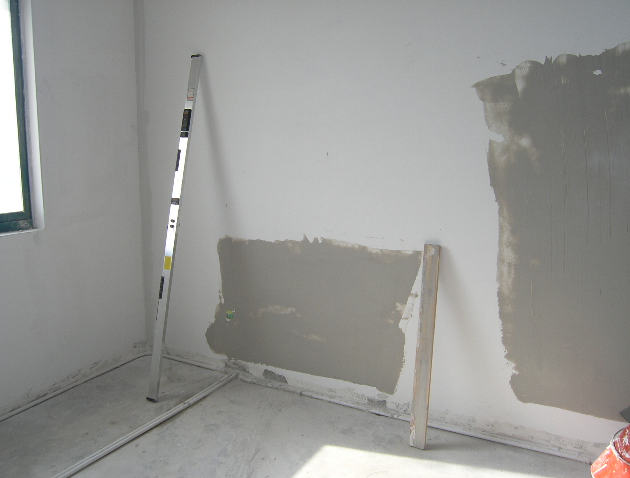 怎樣在老墻面上涂刷乳膠漆?處理不當會有什么樣的表現?如何處理 怎樣在老墻面上涂刷乳膠漆?處理不當會有什么樣的表現?如何處理