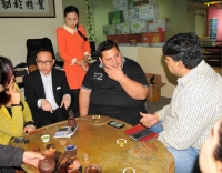 外國來賓再次到訪友情漆