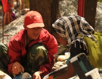 油漆無國界，互助友情漆